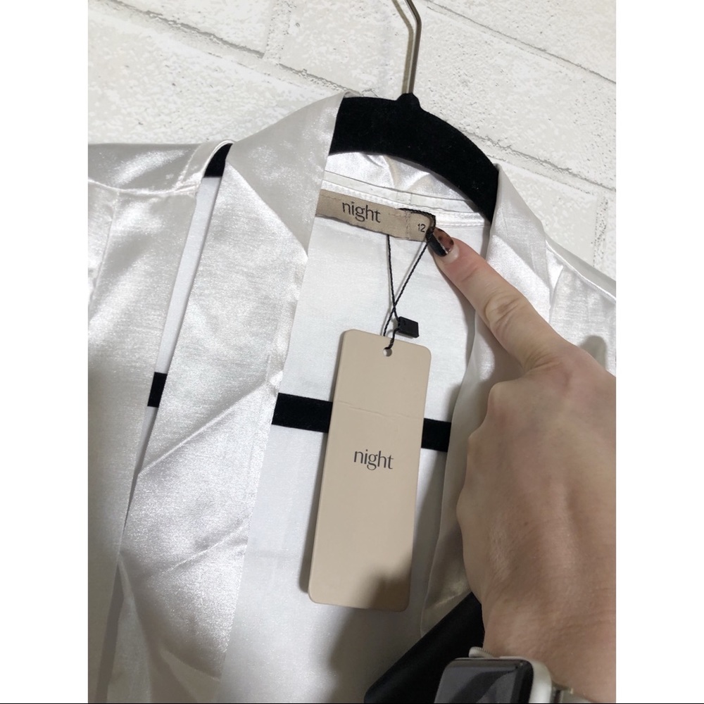 Night UK White Satin Feather Trim Bridal Robe - Picture 11 of 17